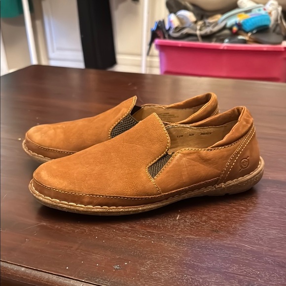 Born women’s leather Mayfair sneakers size 8.5 - Picture 1 of 6